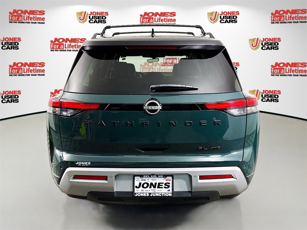 Certified 2023 Nissan Pathfinder SL w/ Black Appearance Package image 15