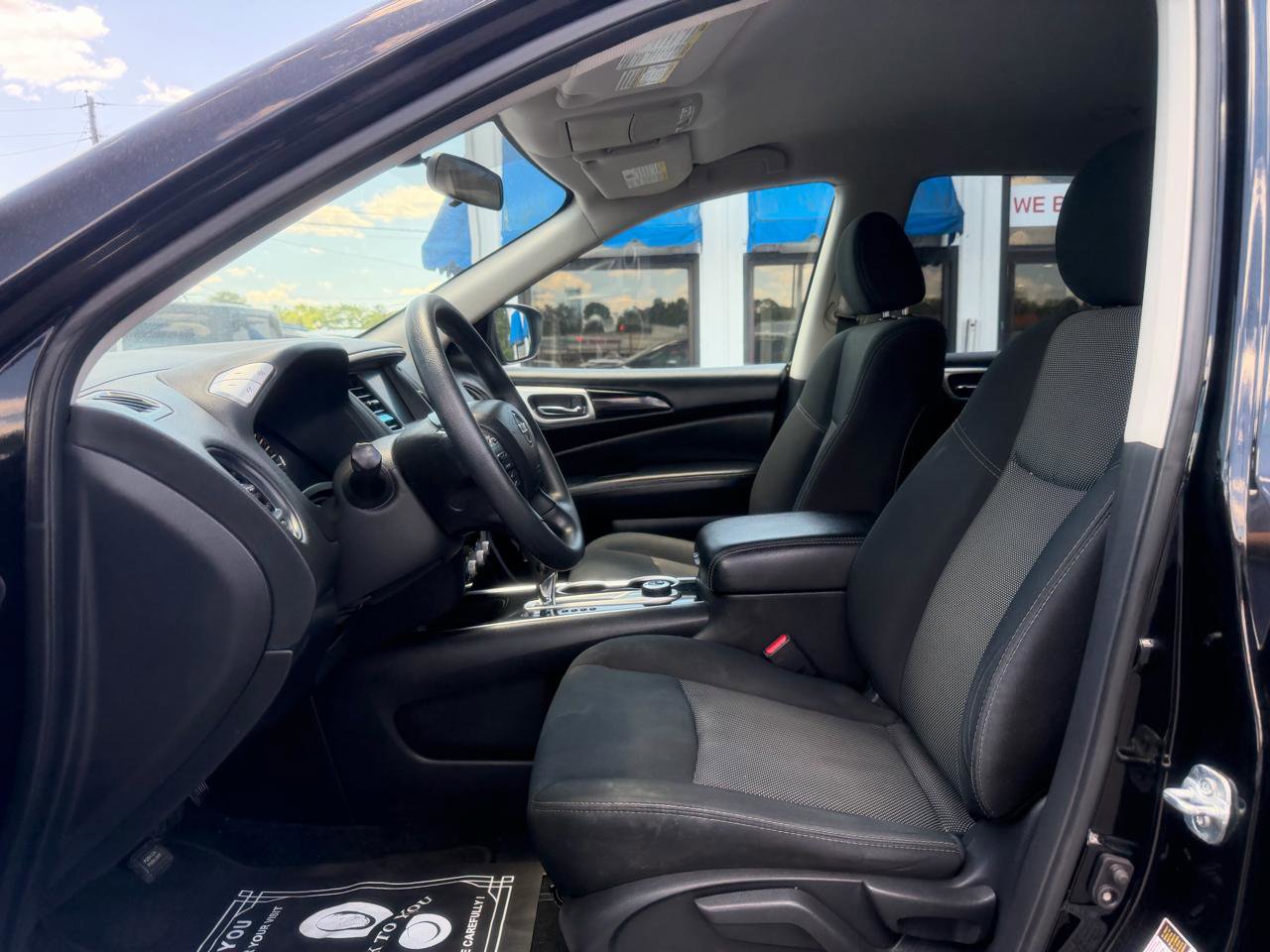 Used 2019 Nissan Pathfinder S AWD/4WD image 11