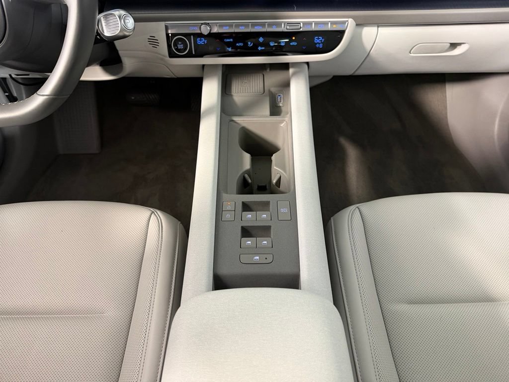 Used 2025 Hyundai Ioniq 6 SEL RWD image 21