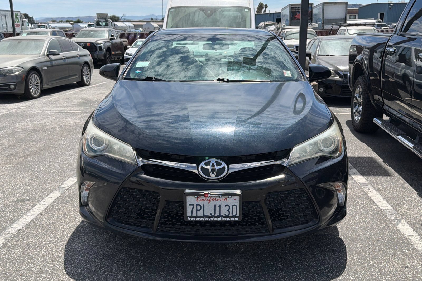 Used 2016 Toyota Camry SE FWD image 3