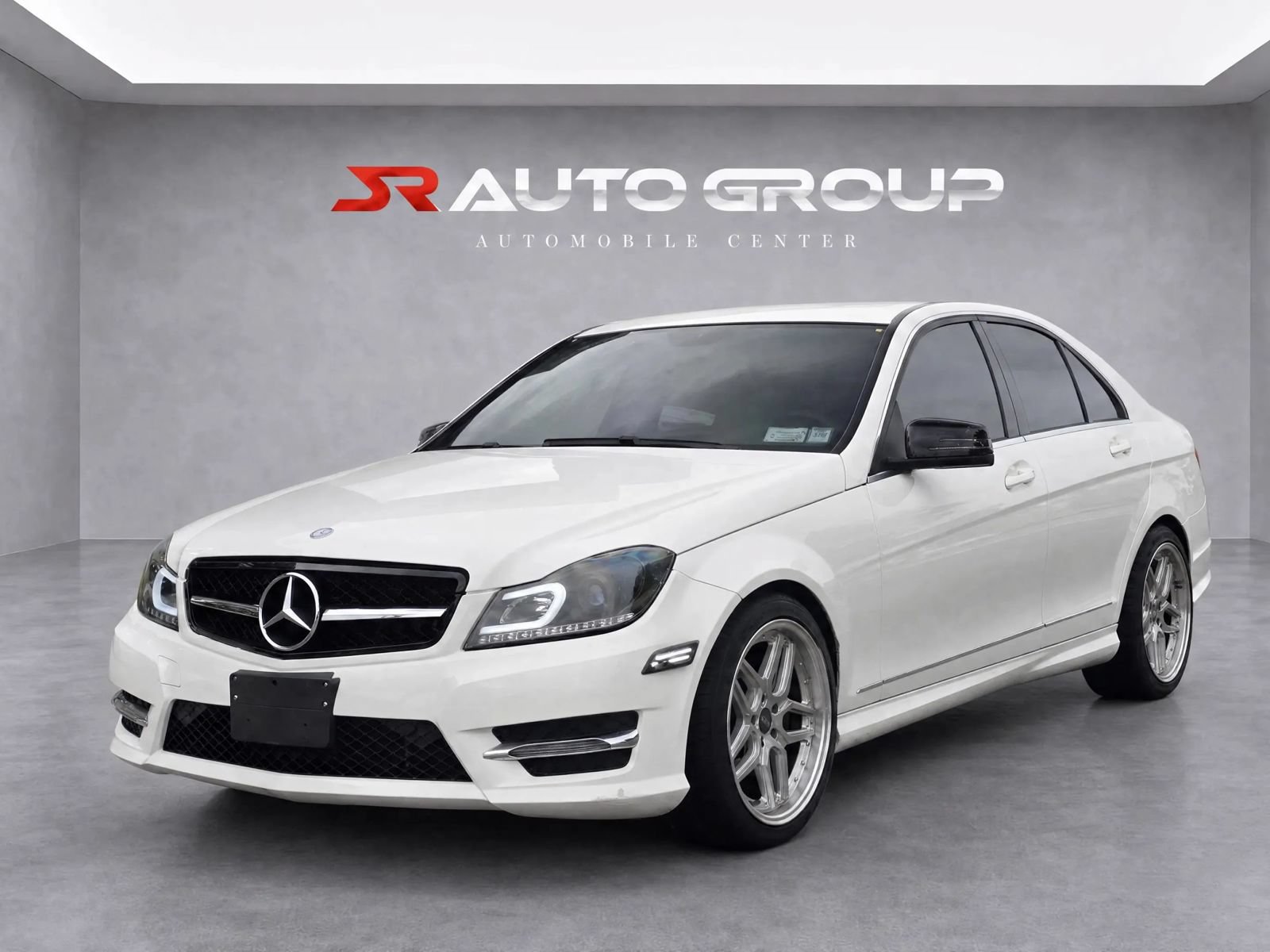 Used 2014 Mercedes-Benz C 300 4MATIC Sedan image 1