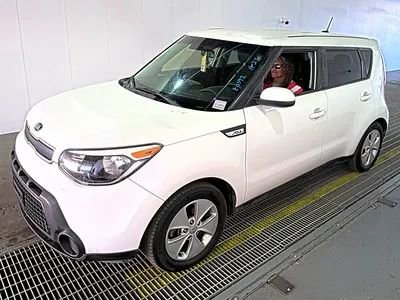 Used 2016 Kia Soul EV image 1