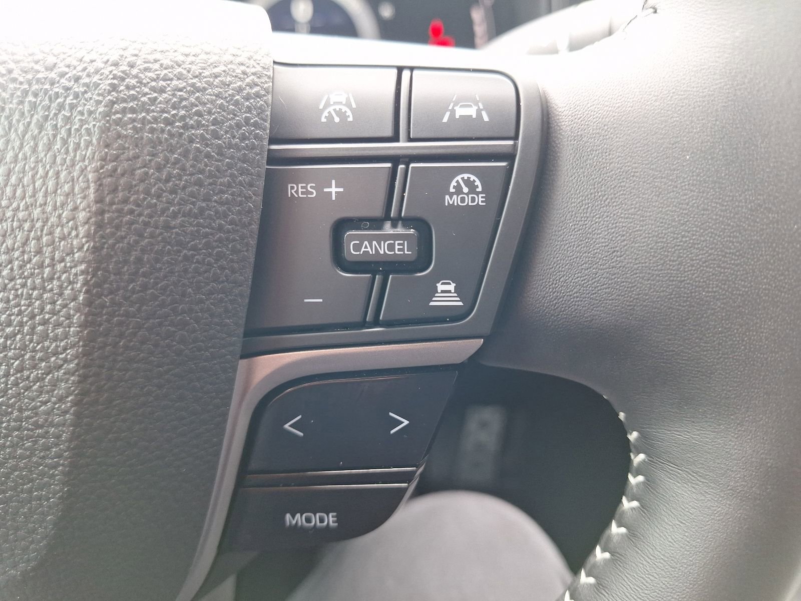 Used 2025 Toyota Camry SE FWD image 20