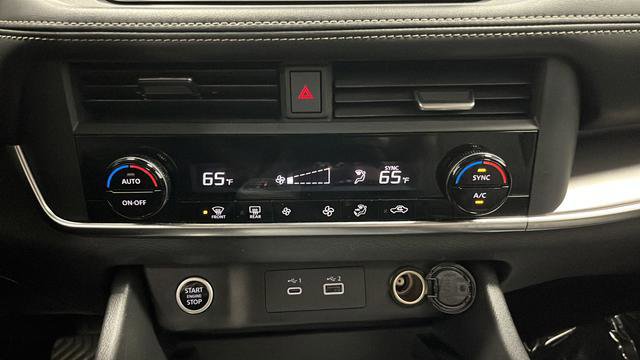 Used 2023 Nissan Rogue SV image 17