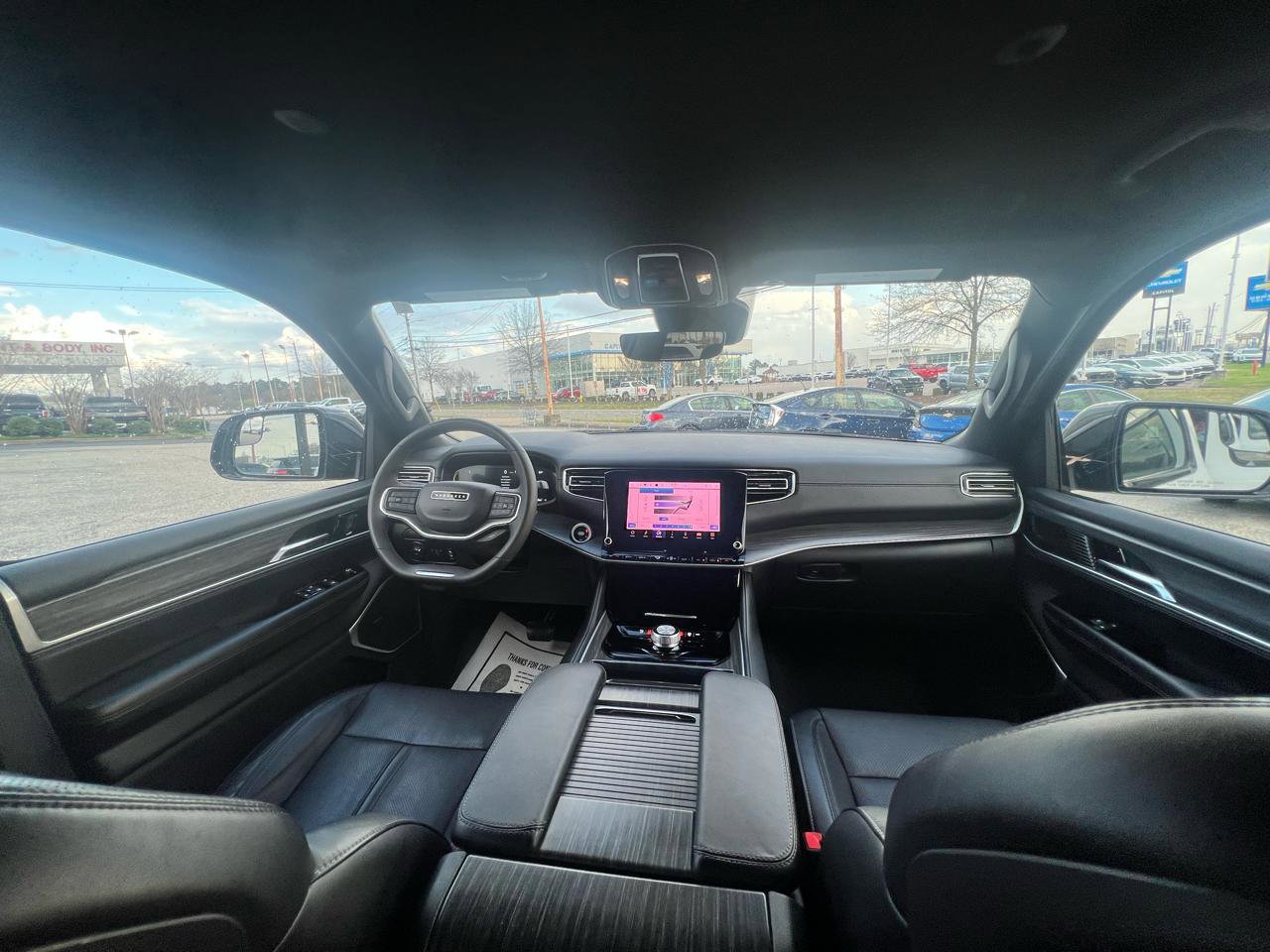 Used 2024 Jeep Wagoneer L Series II image 42