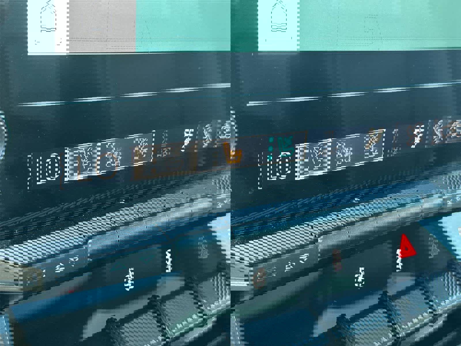 Used 2024 GMC Hummer EV 3X w/ LPO, Illumination Package image 28