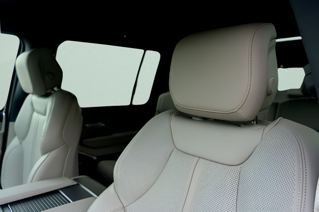 New 2026 Jeep Grand Wagoneer 2WD w/ Premium Group I image 10