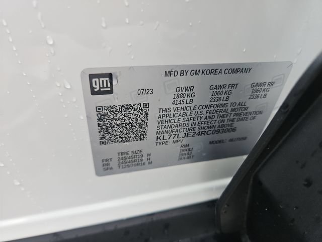 Used 2024 Chevrolet Trax RS w/ Sunroof Package FWD image 31