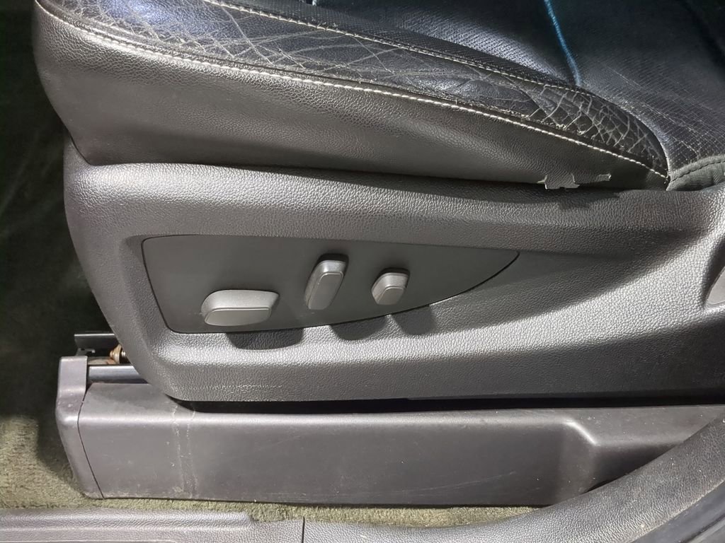 Used 2015 Chevrolet Tahoe LTZ image 30