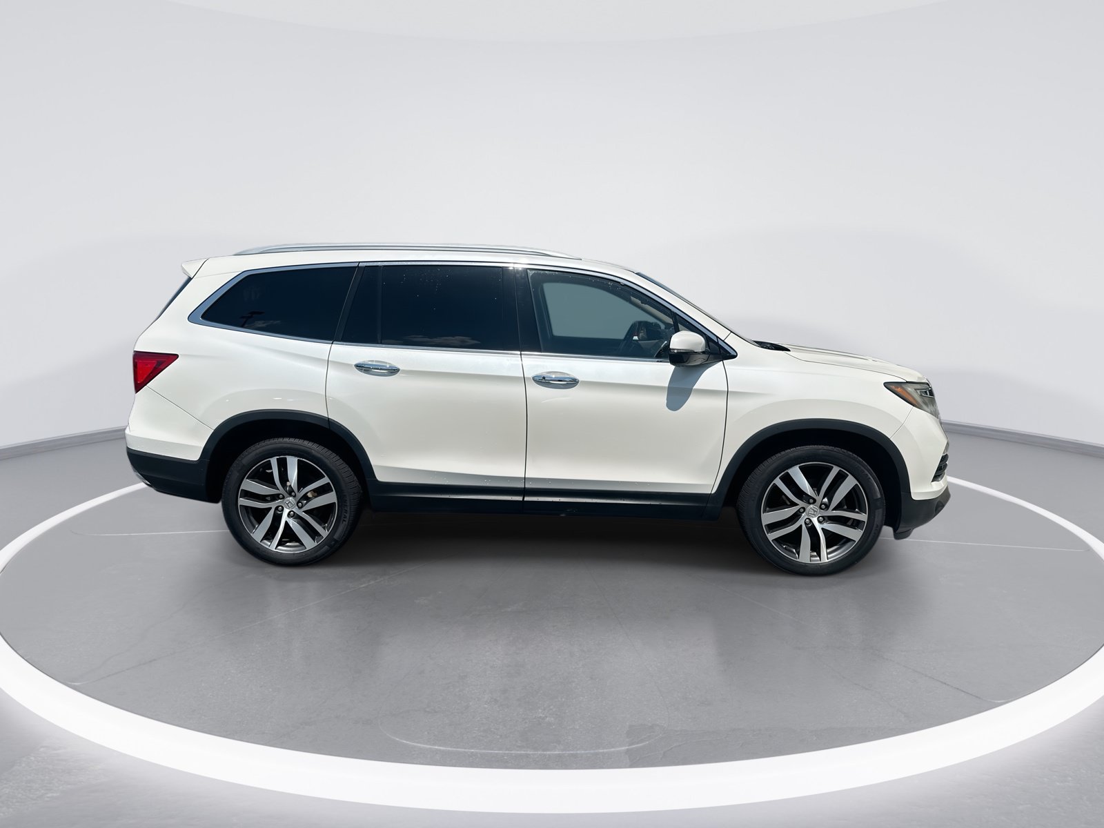 Used 2016 Honda Pilot Elite image 10