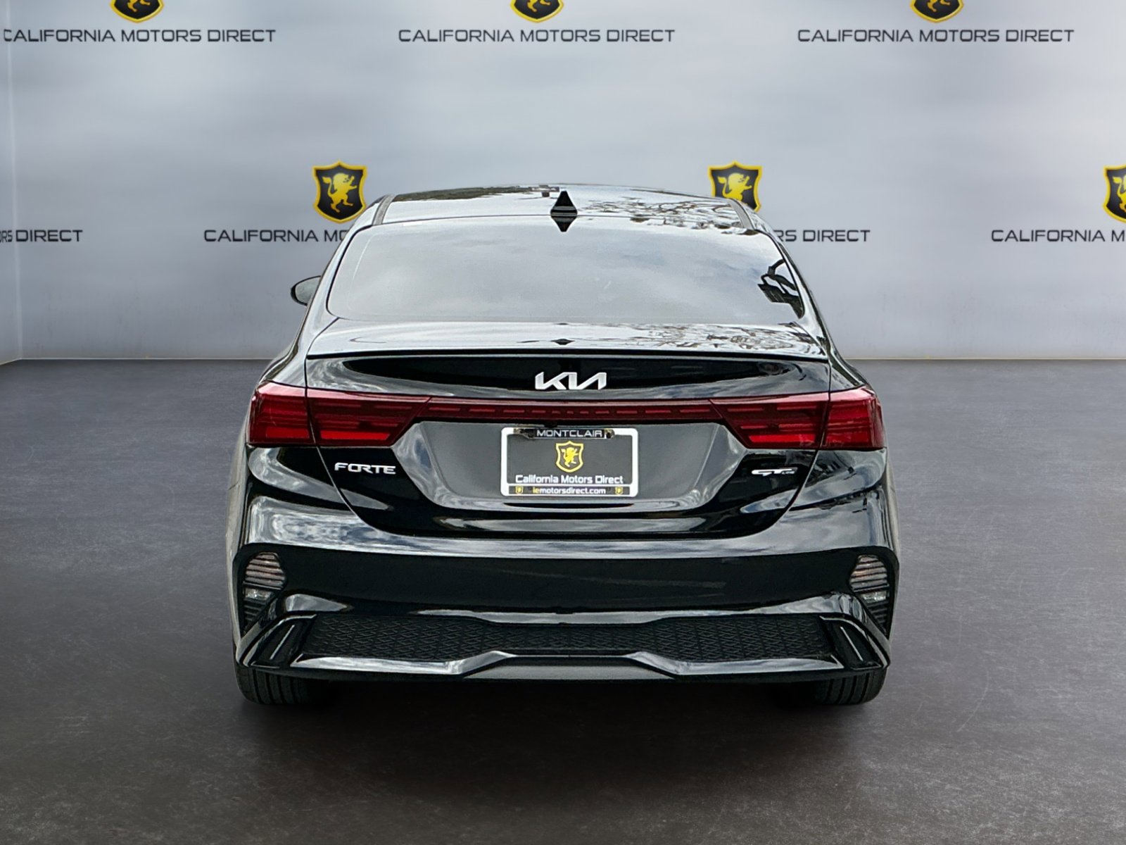 Used 2023 Kia Forte GT-Line w/ GT-Line Premium Package FWD image 4