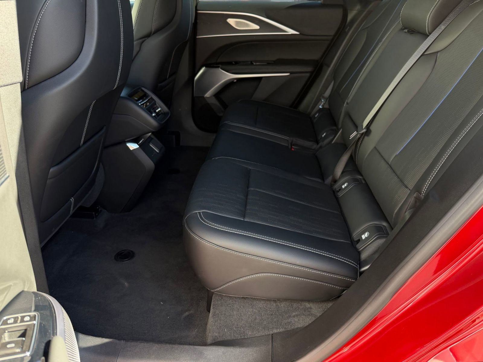 New 2026 Cadillac Lyriq V image 12