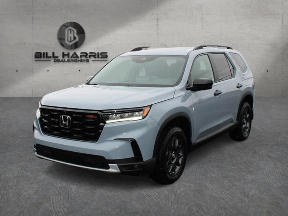 Used 2025 Honda Pilot TrailSport