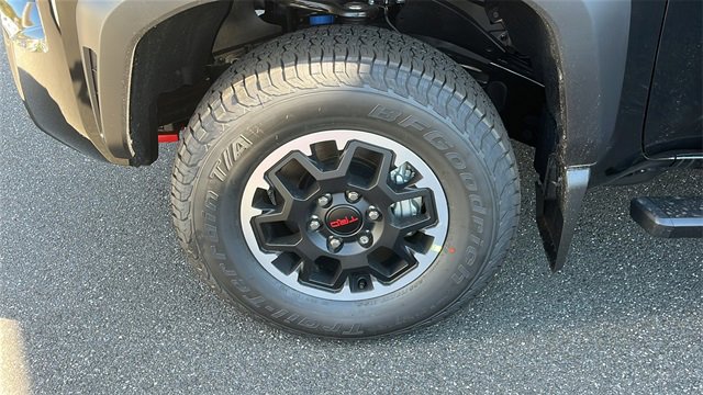 New 2025 Toyota Tacoma TRD Off-Road image 5