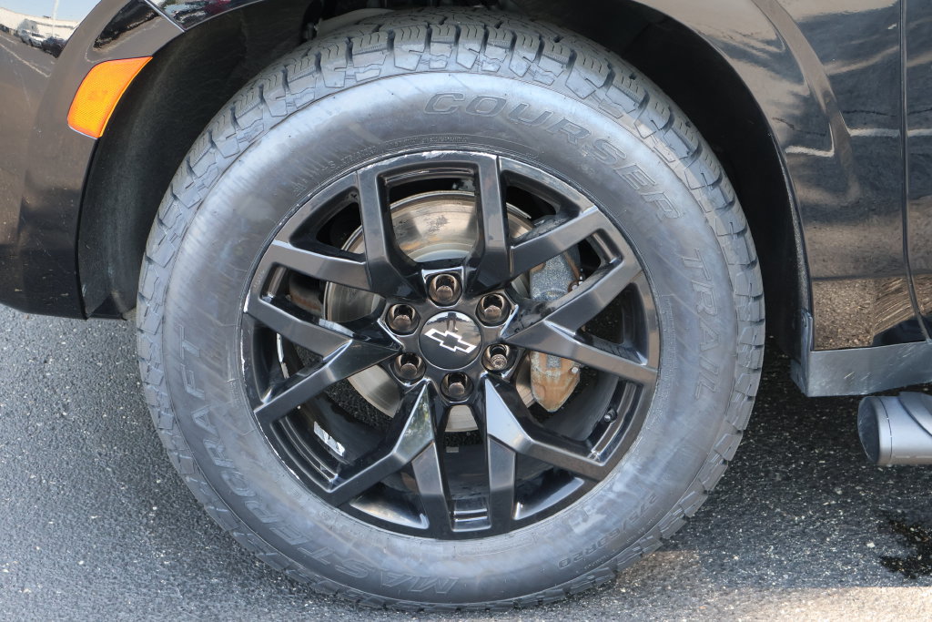 Certified 2022 Chevrolet Tahoe Z71 w/ Z71 Off-Road Package AWD/4WD image 14