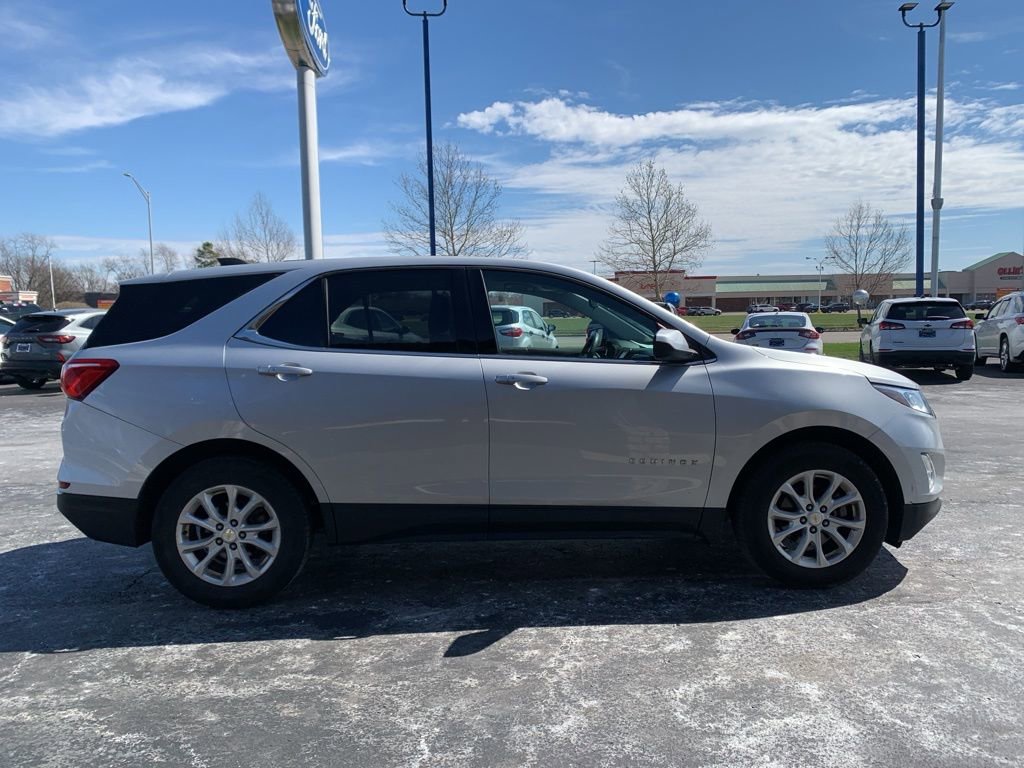 Used 2018 Chevrolet Equinox LT image 2