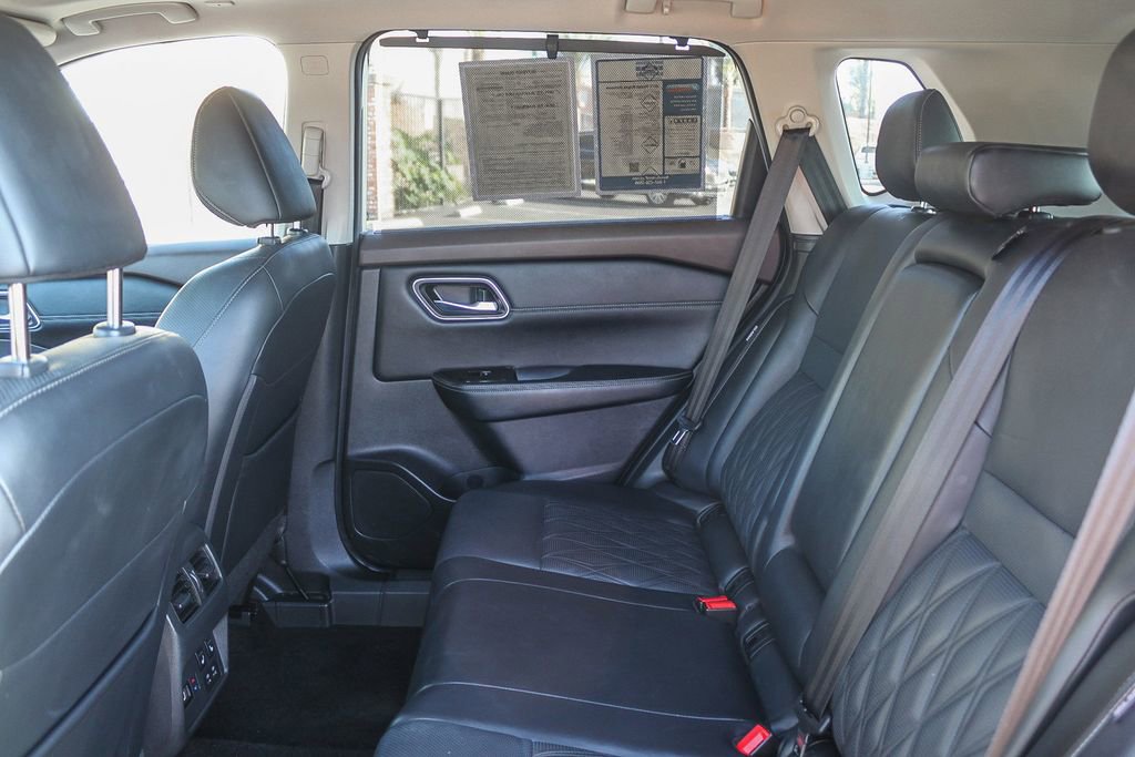 Used 2023 Nissan Rogue Platinum w/ Platinum Premium Package image 23