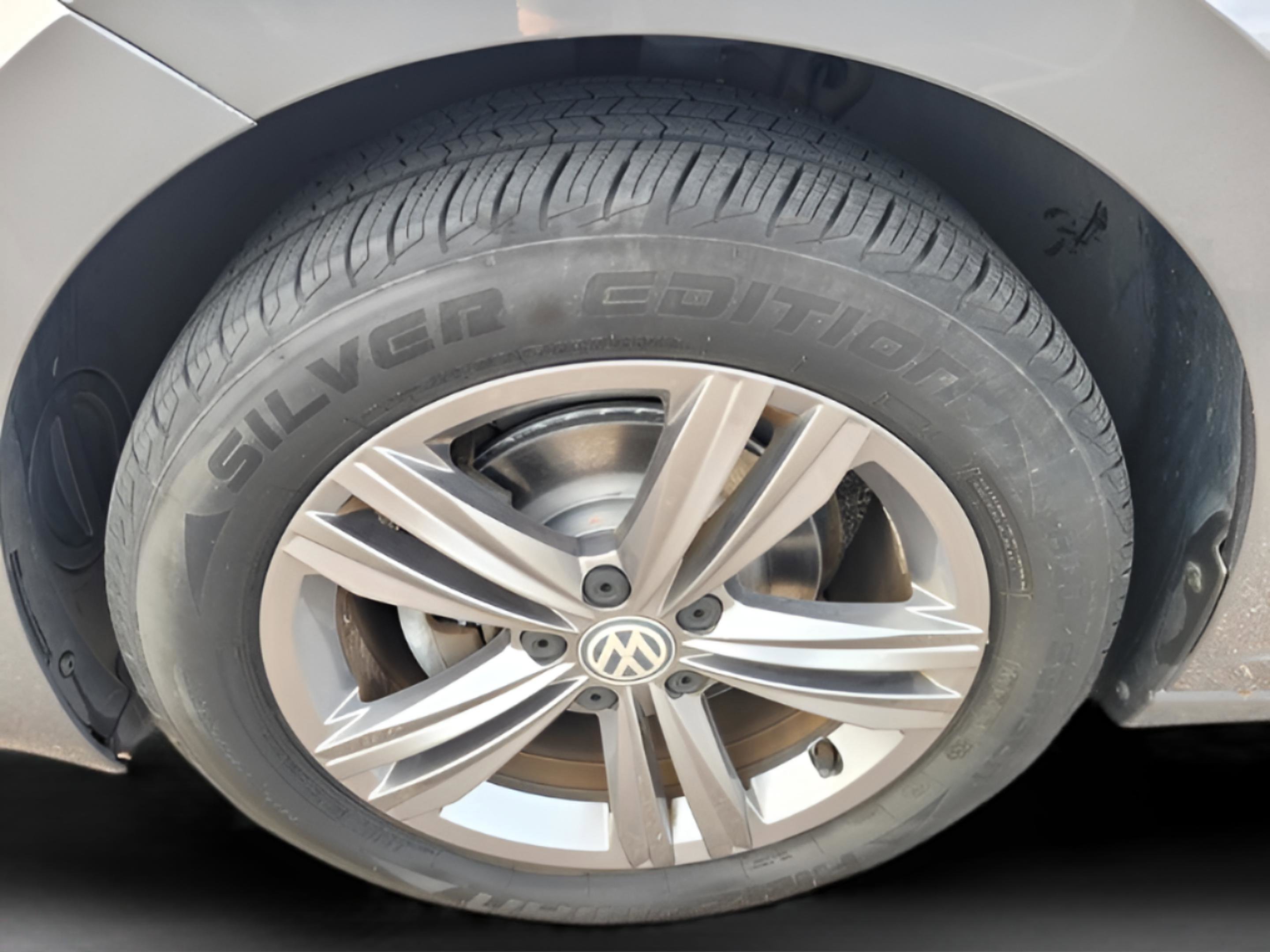 Used 2019 Volkswagen Jetta R-Line image 18