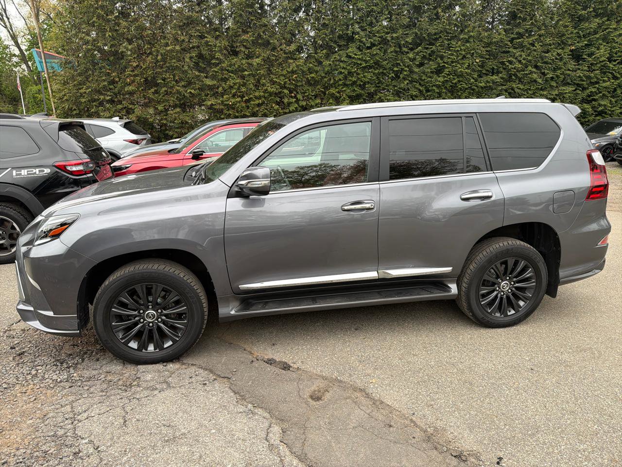 Used 2022 Lexus GX 460 Premium w/ Accessory Package AWD/4WD image 14