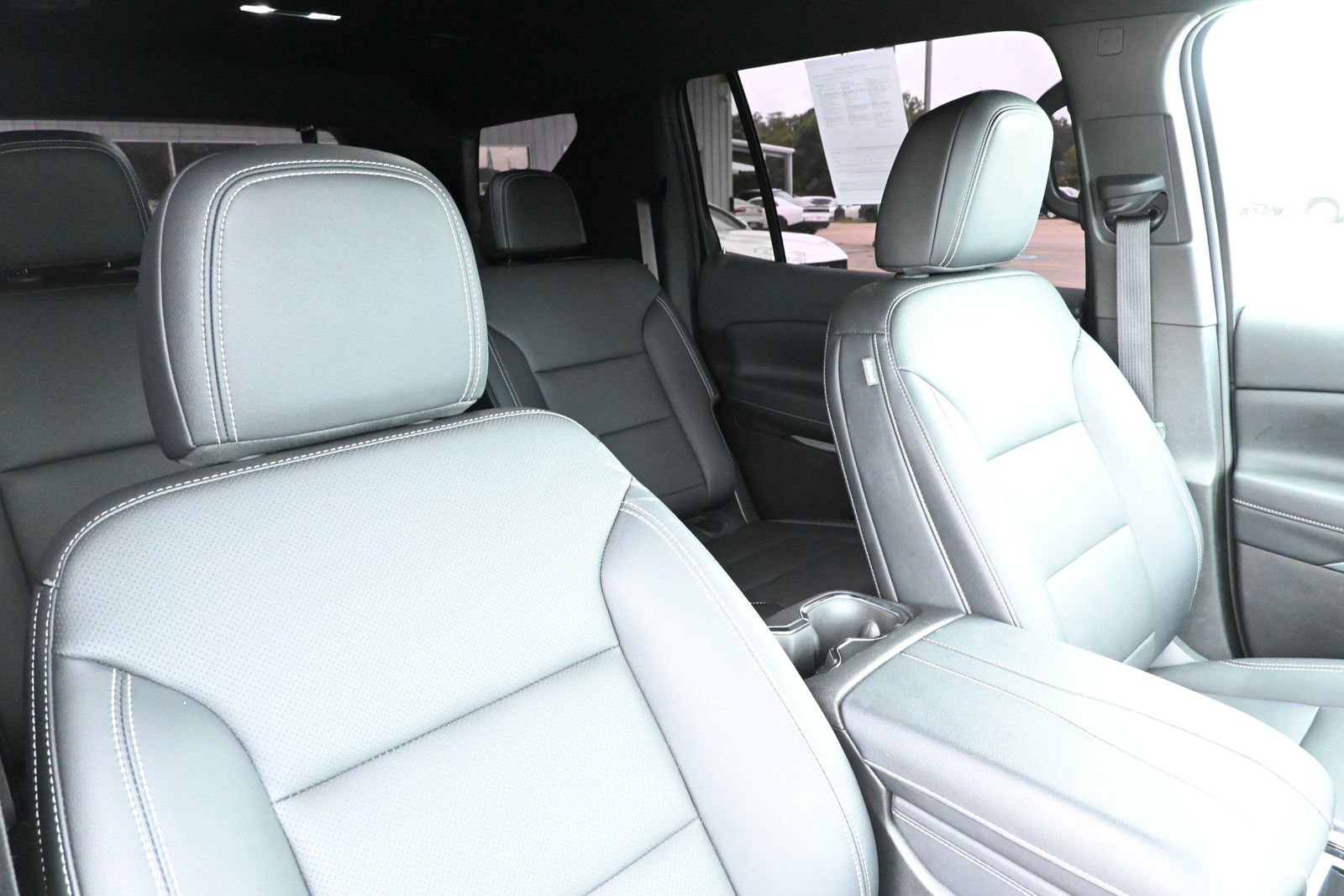 Used 2025 Chevrolet Traverse LT FWD image 40