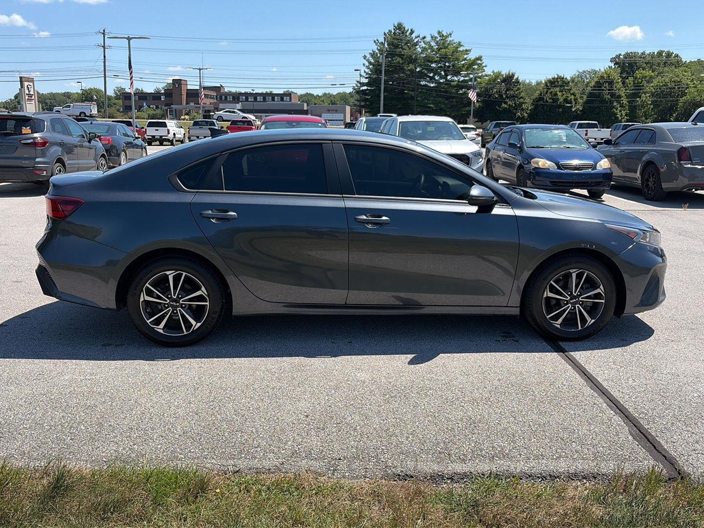 Used 2024 Kia Forte LXS w/ LXS Technology Package FWD image 6