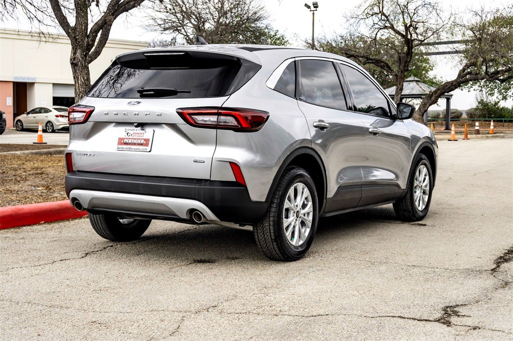 Used 2023 Ford Escape Active image 5