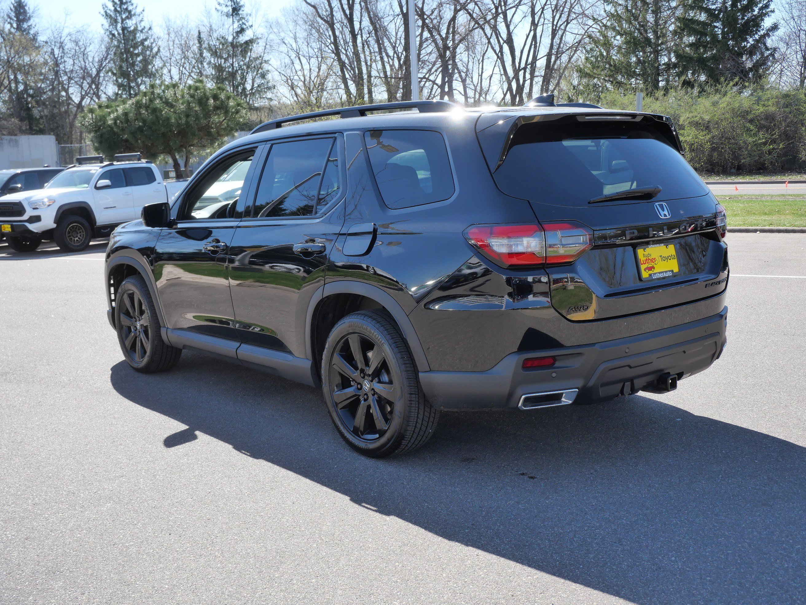 Used 2025 Honda Pilot Black Edition image 5