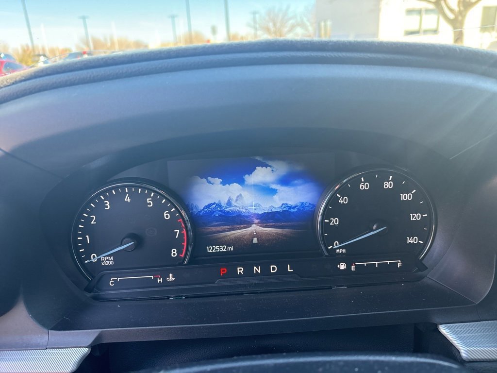 Used 2022 Ford Explorer XLT w/ Equipment Group 202A image 10