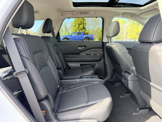 New 2026 Nissan Pathfinder SL w/ SL Premium Package AWD/4WD image 11