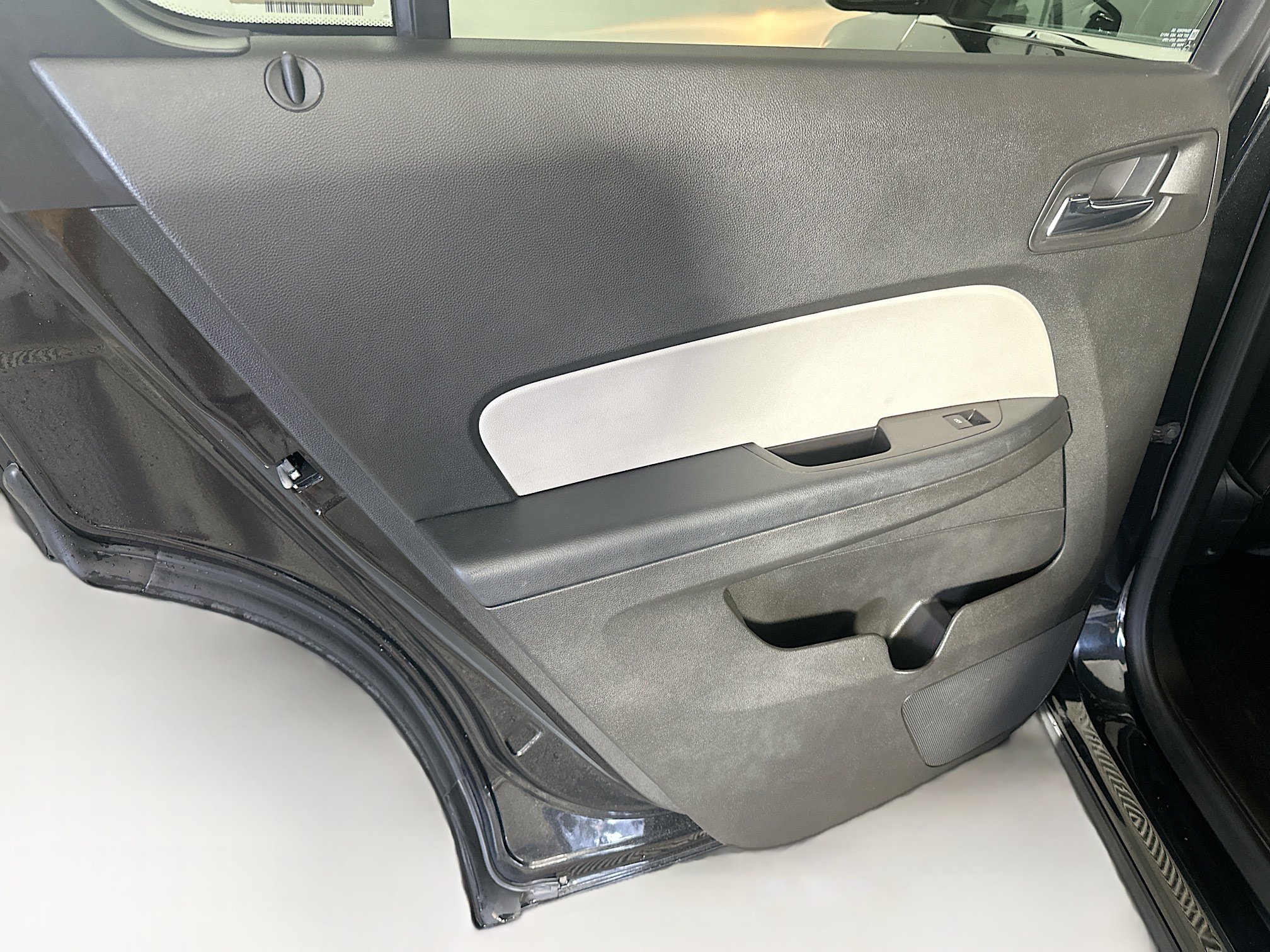 Used 2015 Chevrolet Equinox LTZ FWD image 25