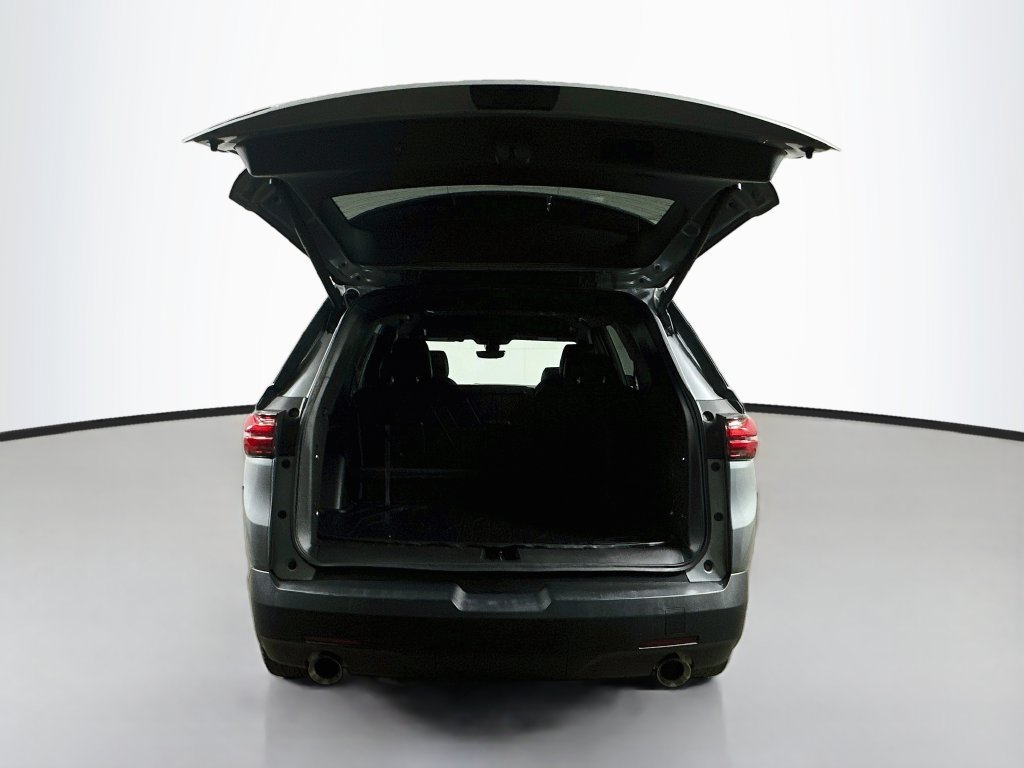 Used 2023 Chevrolet Traverse LT w/ LT Premium Package FWD image 39
