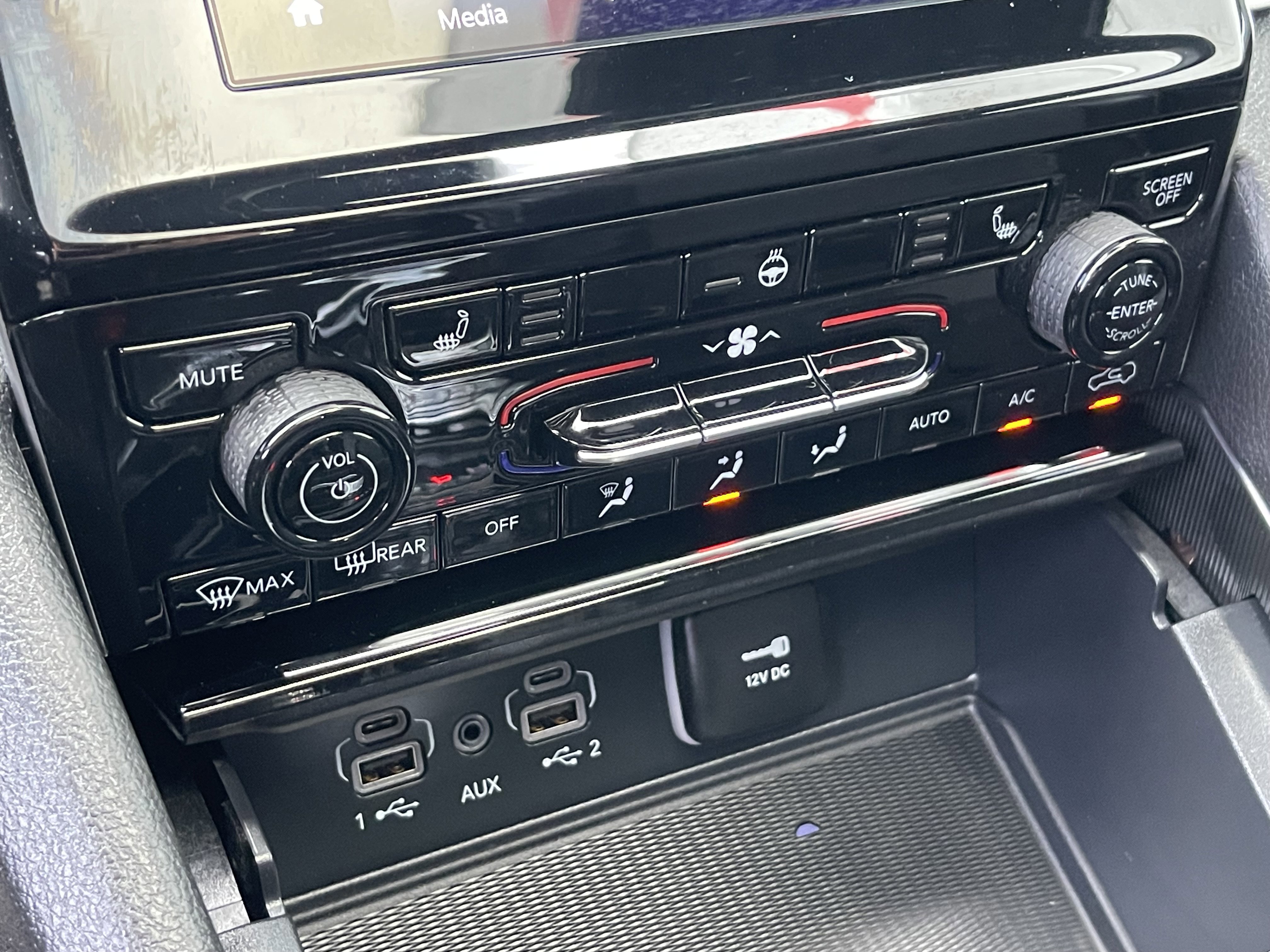 New 2025 Jeep Grand Cherokee Altitude image 36