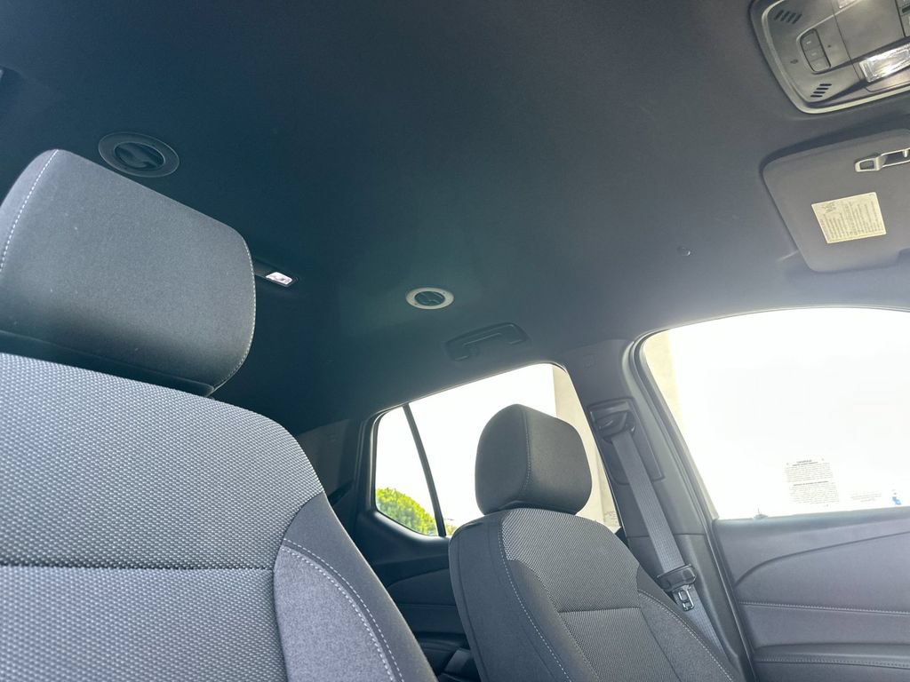 Used 2023 Chevrolet Traverse LT FWD image 17