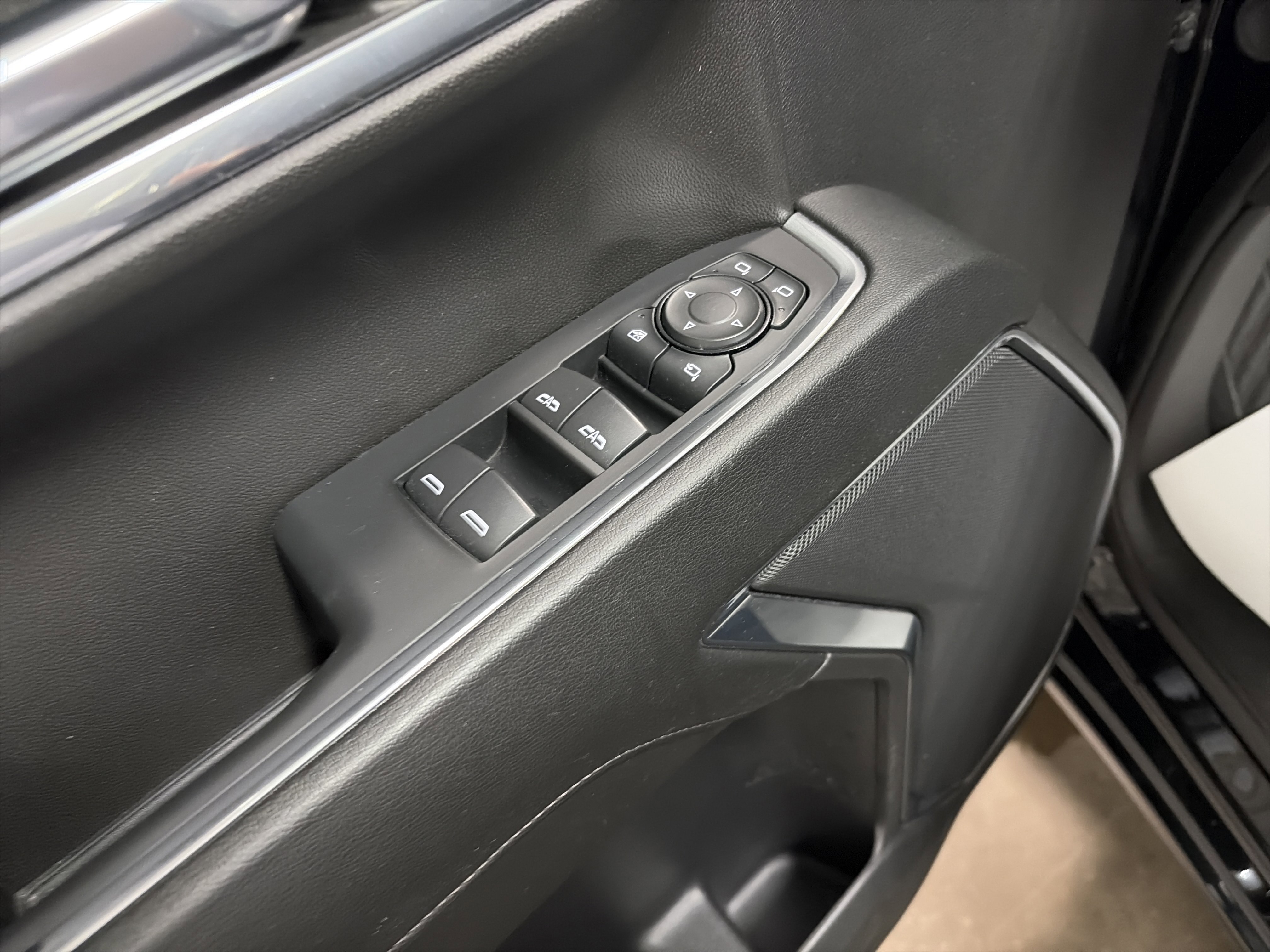 Used 2024 GMC Sierra 1500 SLT image 23