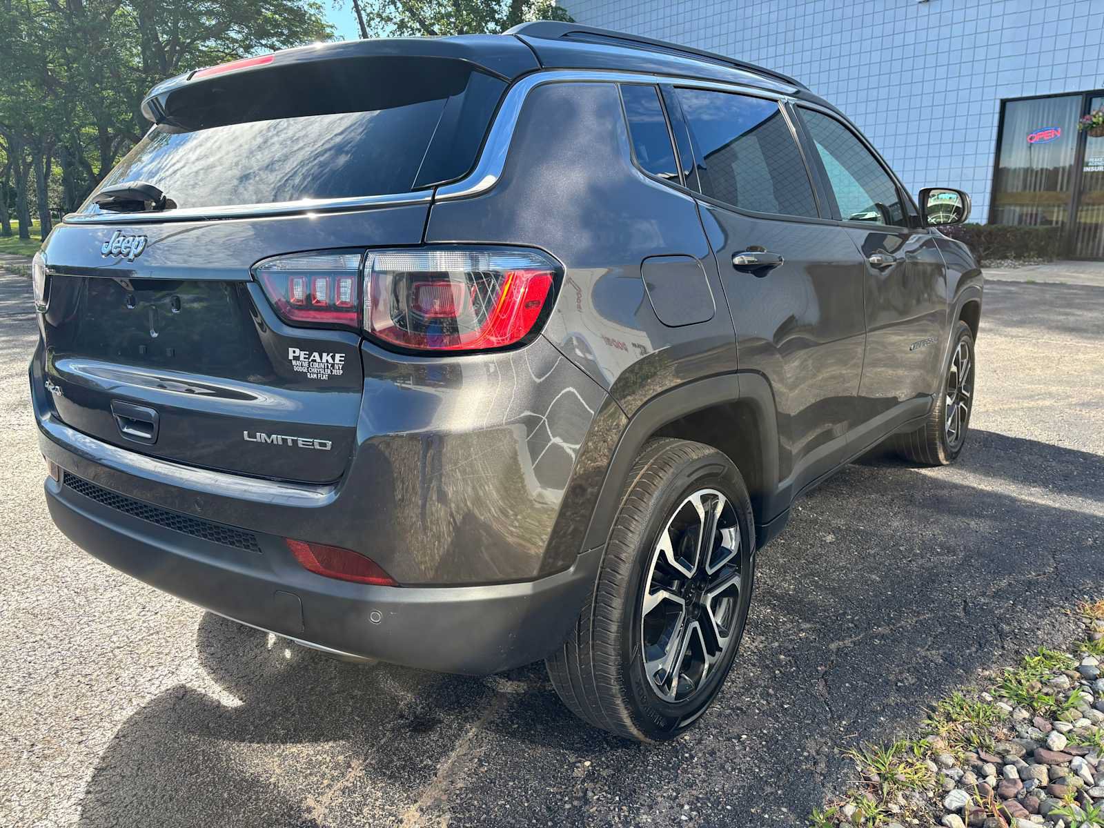 Used 2023 Jeep Compass Limited AWD/4WD image 8