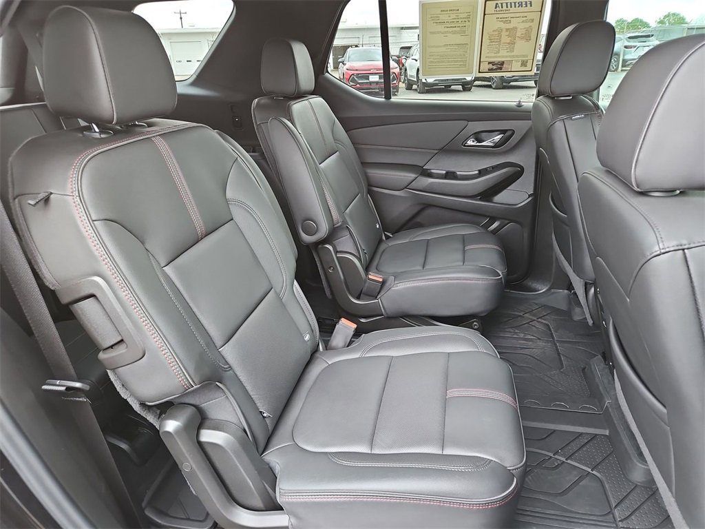 Used 2023 Chevrolet Traverse RS w/ LPO, Floor Liner Package image 27