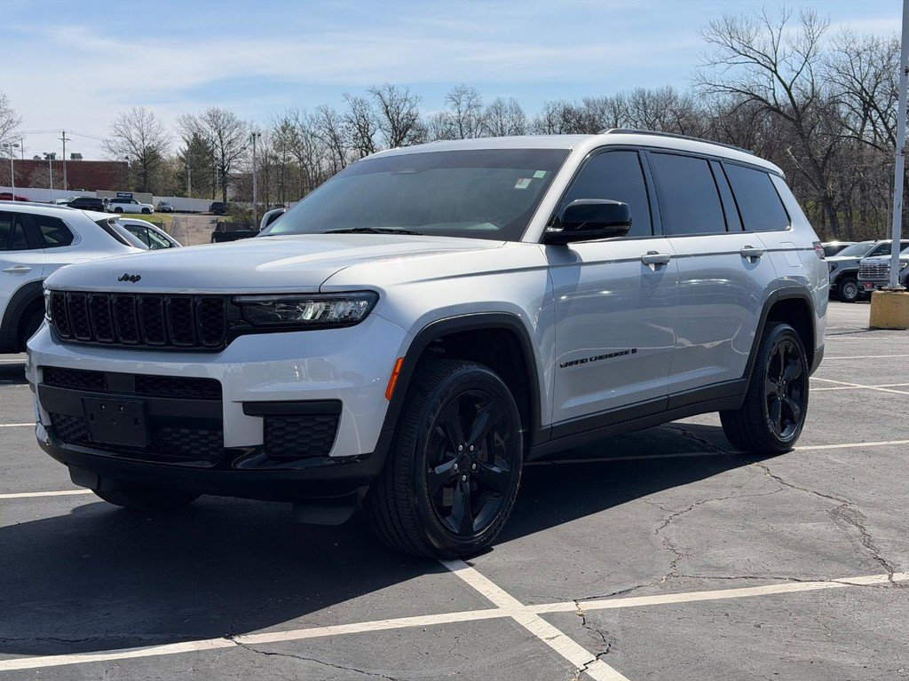 Used 2024 Jeep Grand Cherokee L Altitude image 9