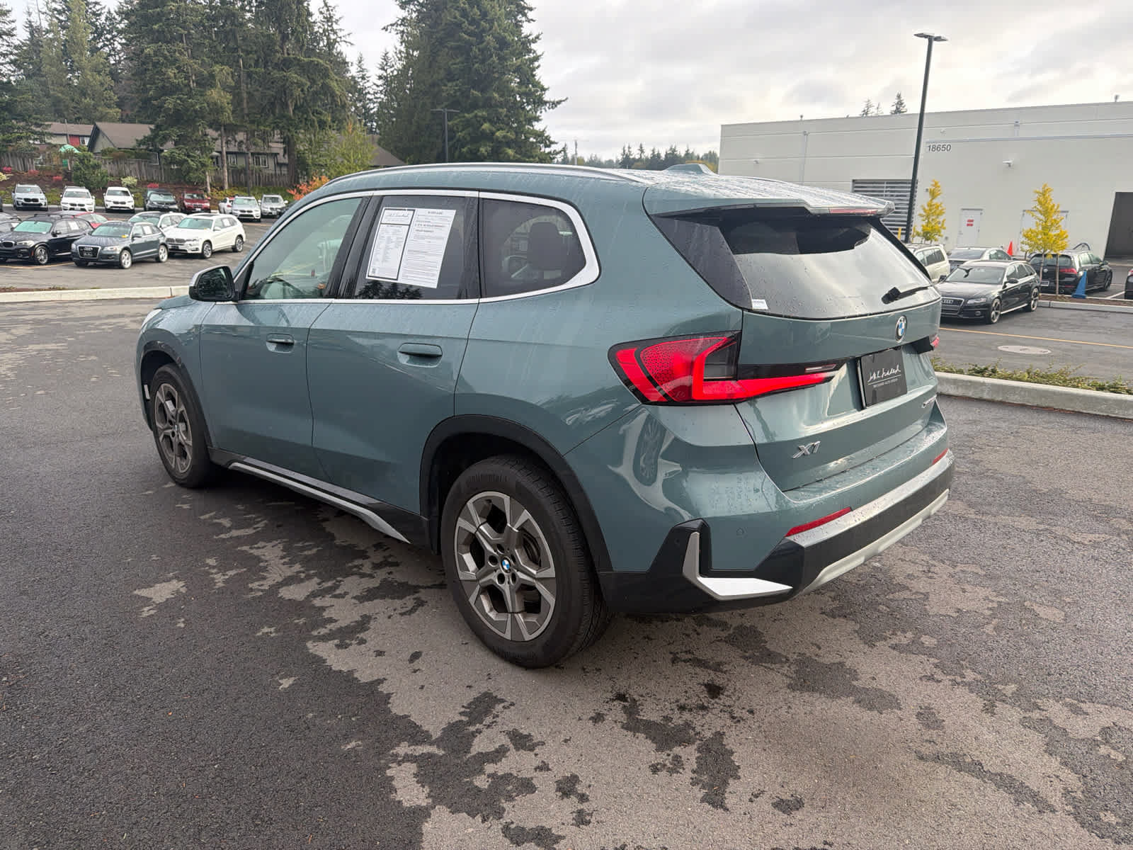 Used 2023 BMW X1 xDrive28i w/ Premium Package AWD/4WD image 3