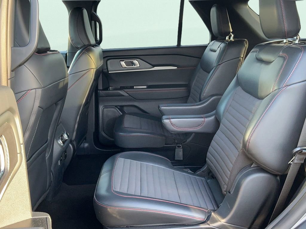 Used 2025 Ford Explorer ST-Line image 16