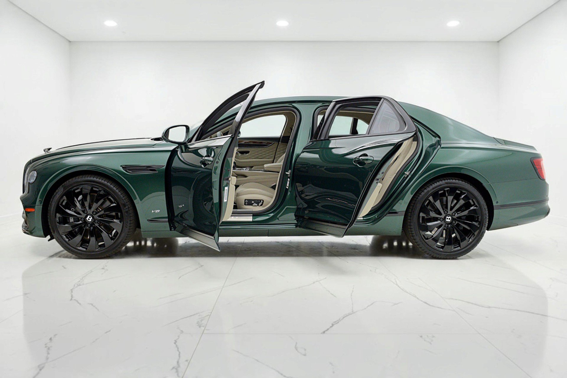 Certified 2022 Bentley Flying Spur V8 AWD/4WD image 5