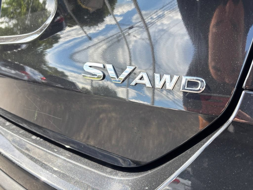 Used 2018 Nissan Rogue SV w/ Sun & Sound Touring Package AWD/4WD image 14