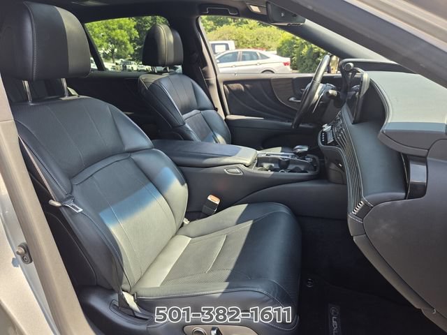 Used 2021 Lexus LS 500 w/ Accessory Package (Z2) RWD image 16