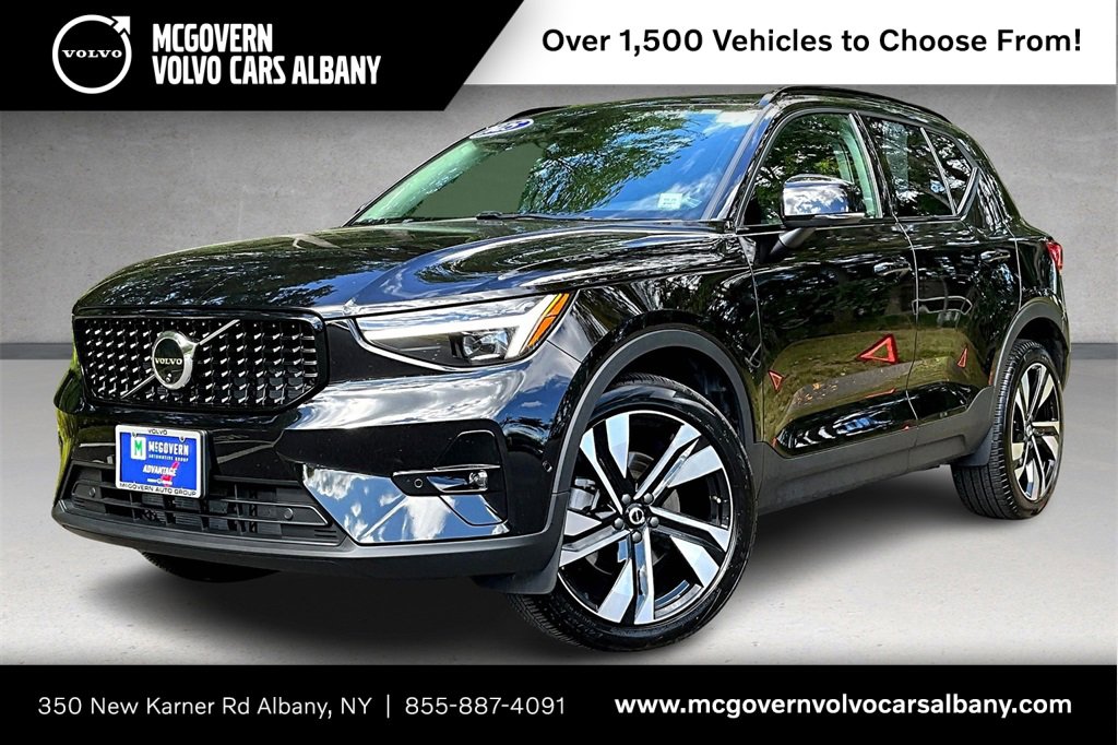 Certified 2025 Volvo XC40 B5 Ultra w/ Climate Package