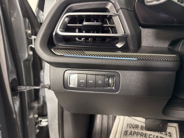 Used 2025 Chevrolet Traverse High Country image 37