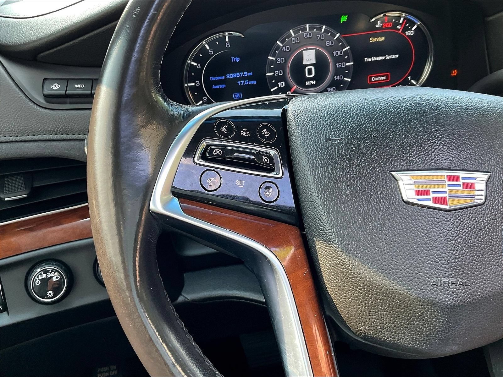 Used 2019 Cadillac Escalade Luxury AWD/4WD image 13