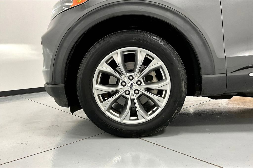 Used 2020 Ford Explorer XLT w/ Equipment Group 202A image 11