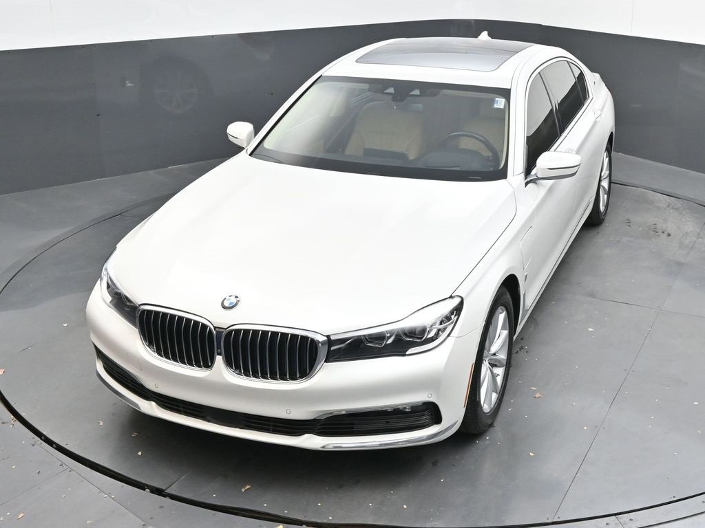 Used 2018 BMW 740e xDrive image 44
