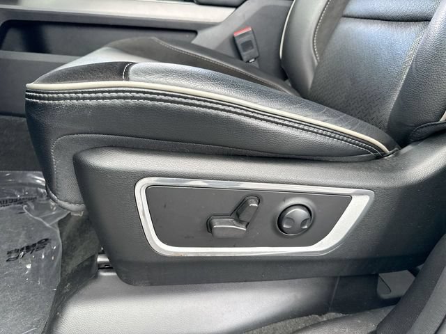 Used 2023 RAM 1500 Laramie AWD/4WD image 12