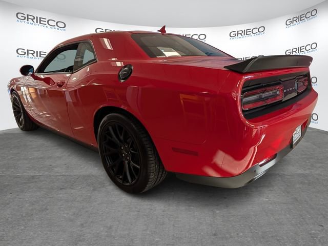 Used 2016 Dodge Challenger SRT Hellcat image 4