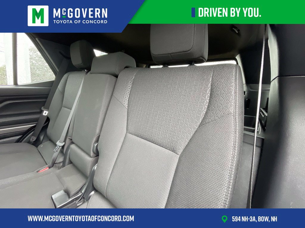 Used 2025 Toyota 4Runner SR5 AWD/4WD image 18